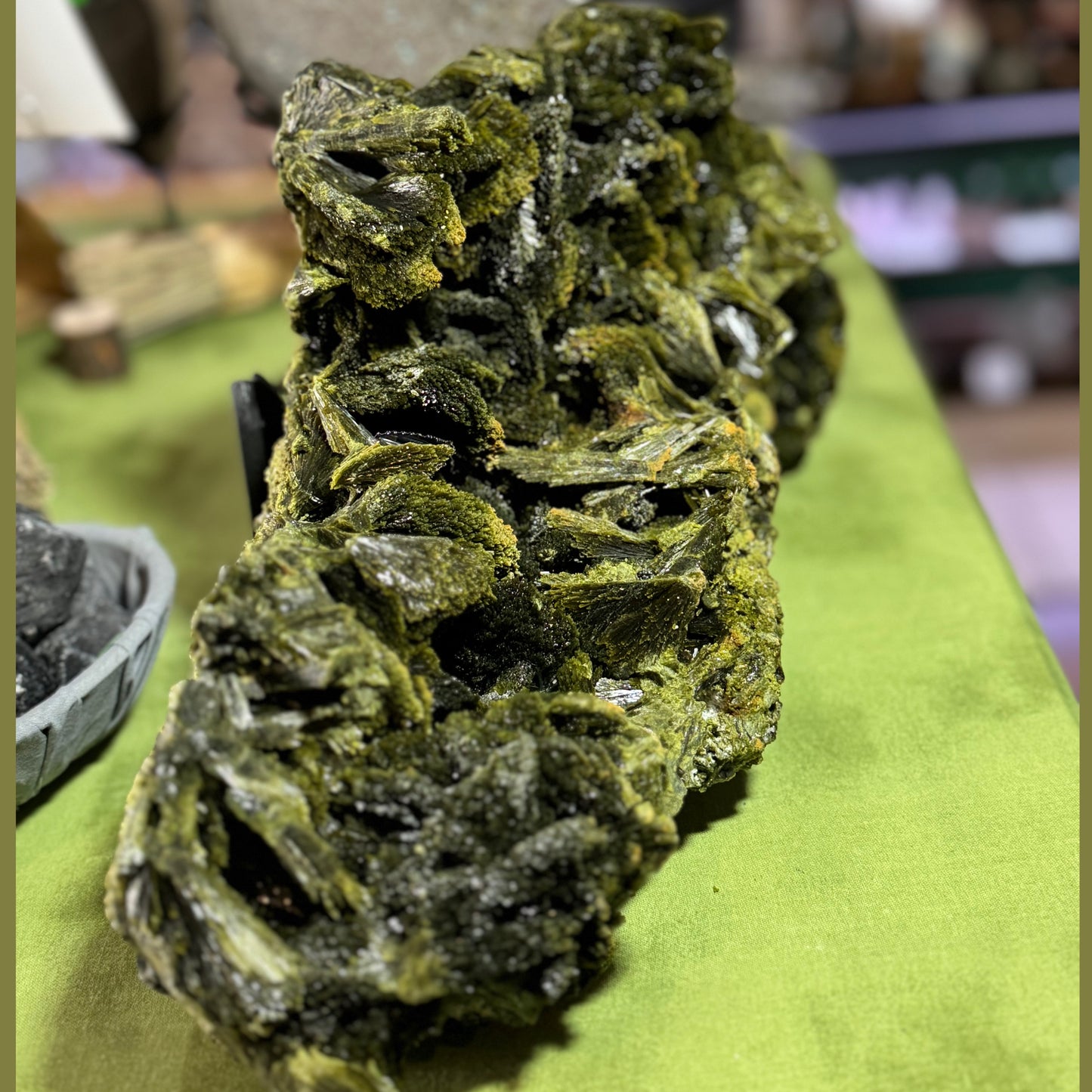 Epidote specimen